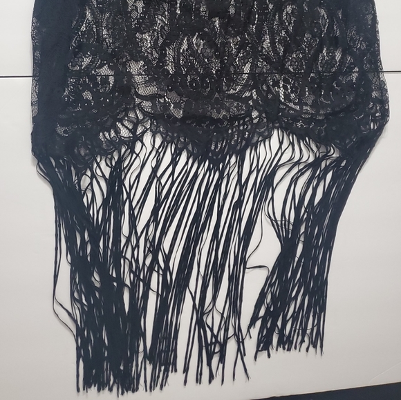 Torrid Black Lace Mock Fringe Bottom Tank Size 1 - Picture 2 of 3